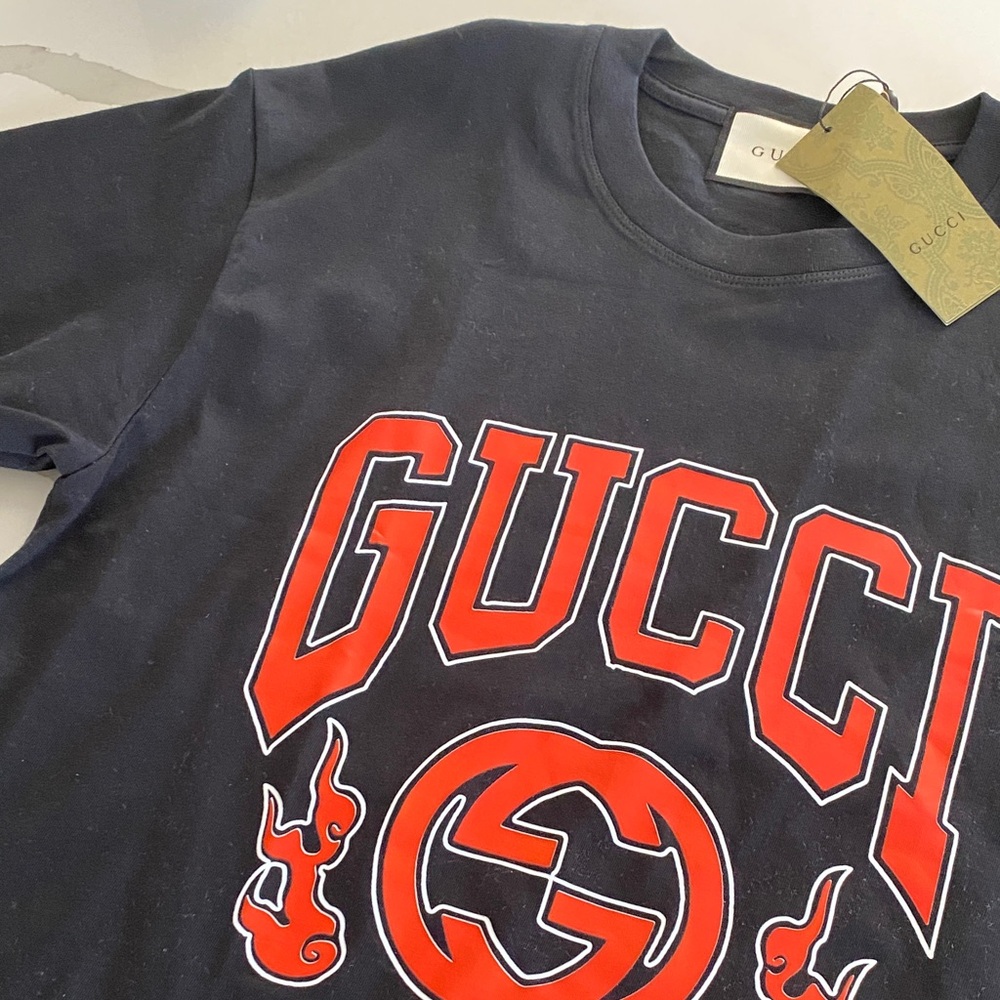Gucci Black and Red Graphic Tee - Picture 2 of 2